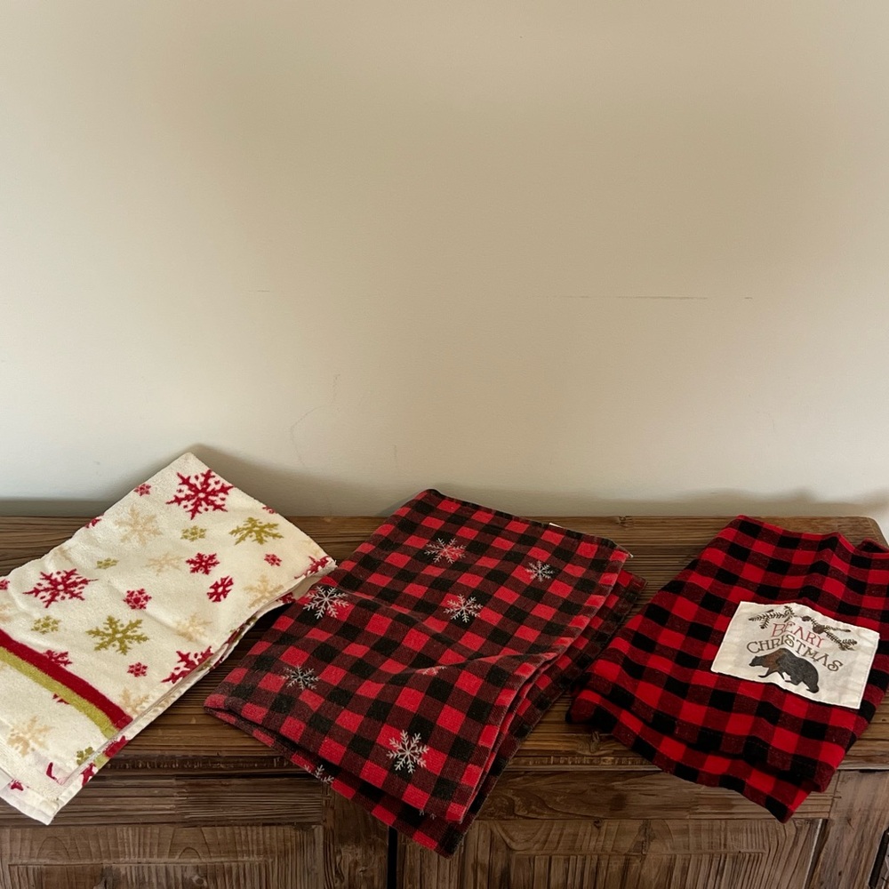 Holiday Buffalo Plaid and Snowflake Kitchen Towel Set - Red